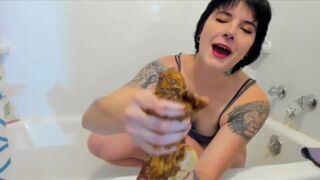 Ela masturbou o vibrador com a merda, ScatKings.com Scat Porn 19 ScatKings.com Scat Porn