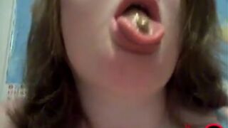 Gordinha comendo a própria merda, ScatKings.com Scat Porn 15 ScatKings.com Scat Porn
