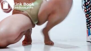 Lindahotlick - Huge Poop Load Between Feet, ScatKings.com Scat Porn 13 ScatKings.com Scat Porn