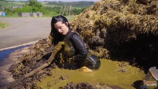Rada Brewers Bucket Trap - Masturbating in cowshit, ScatKings.com Scat Porn 5 ScatKings.com Scat Porn